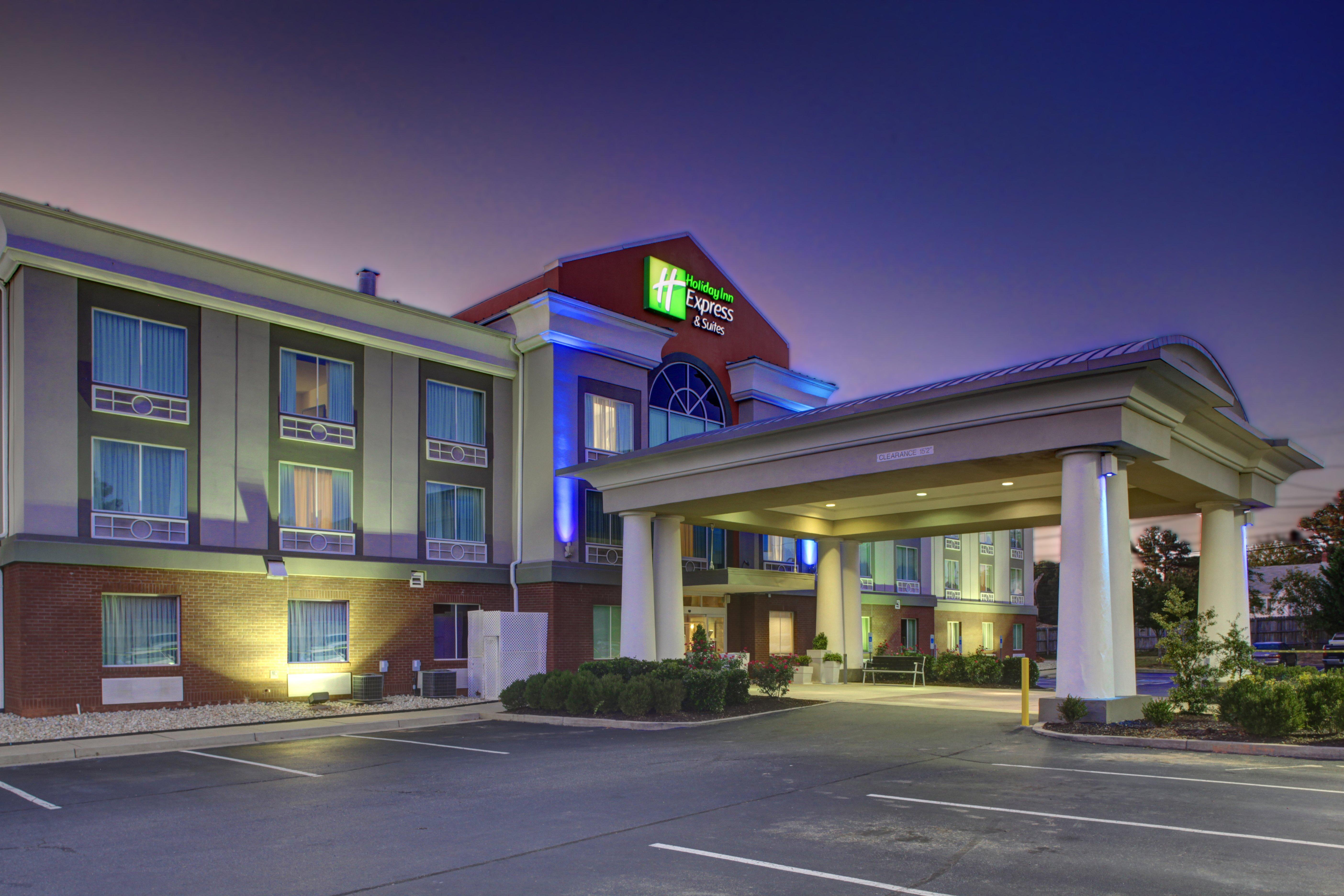 Holiday Inn Express Hotel & Suites Emporia By Ihg Exteriör bild