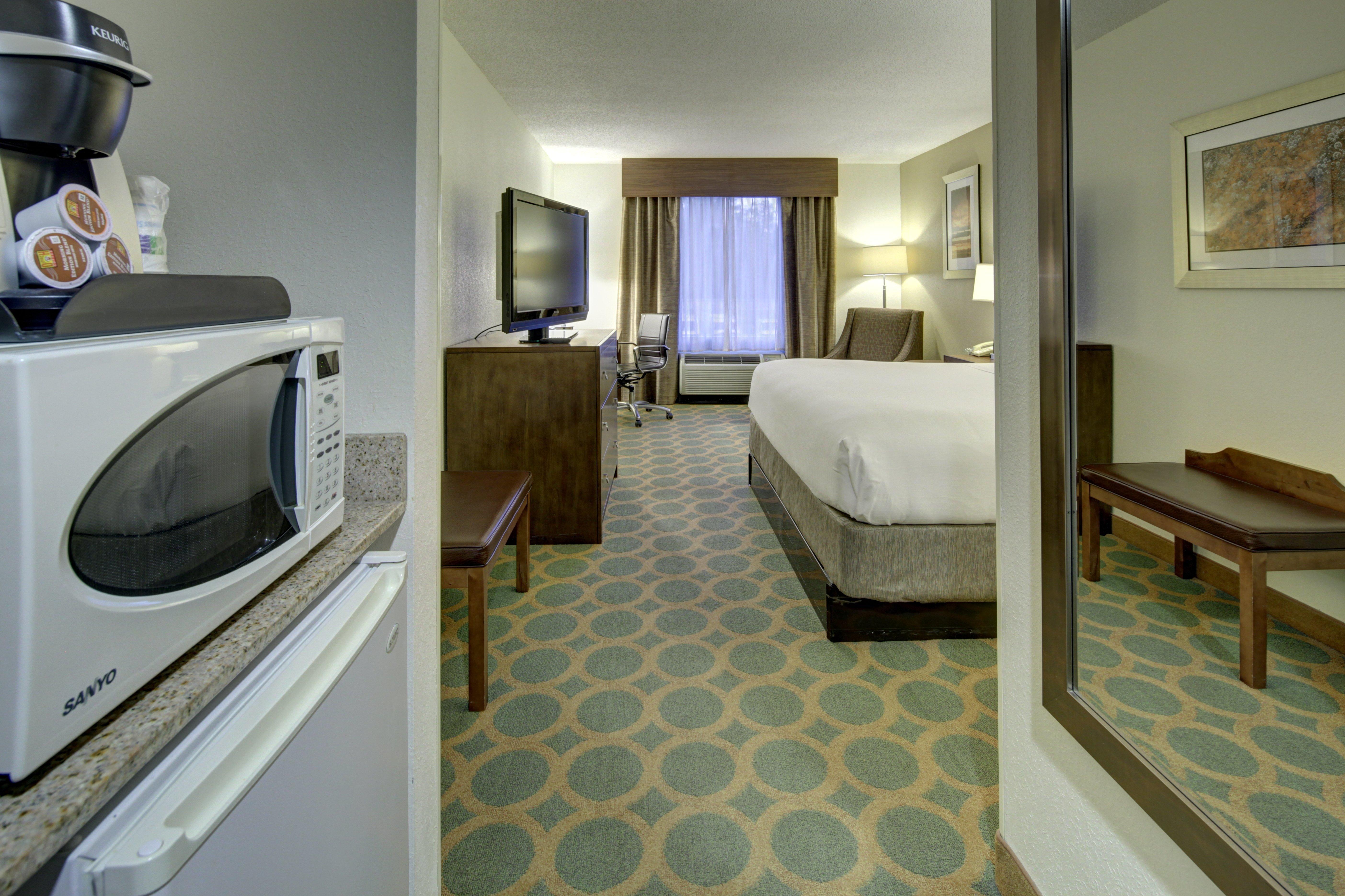 Holiday Inn Express Hotel & Suites Emporia By Ihg Exteriör bild
