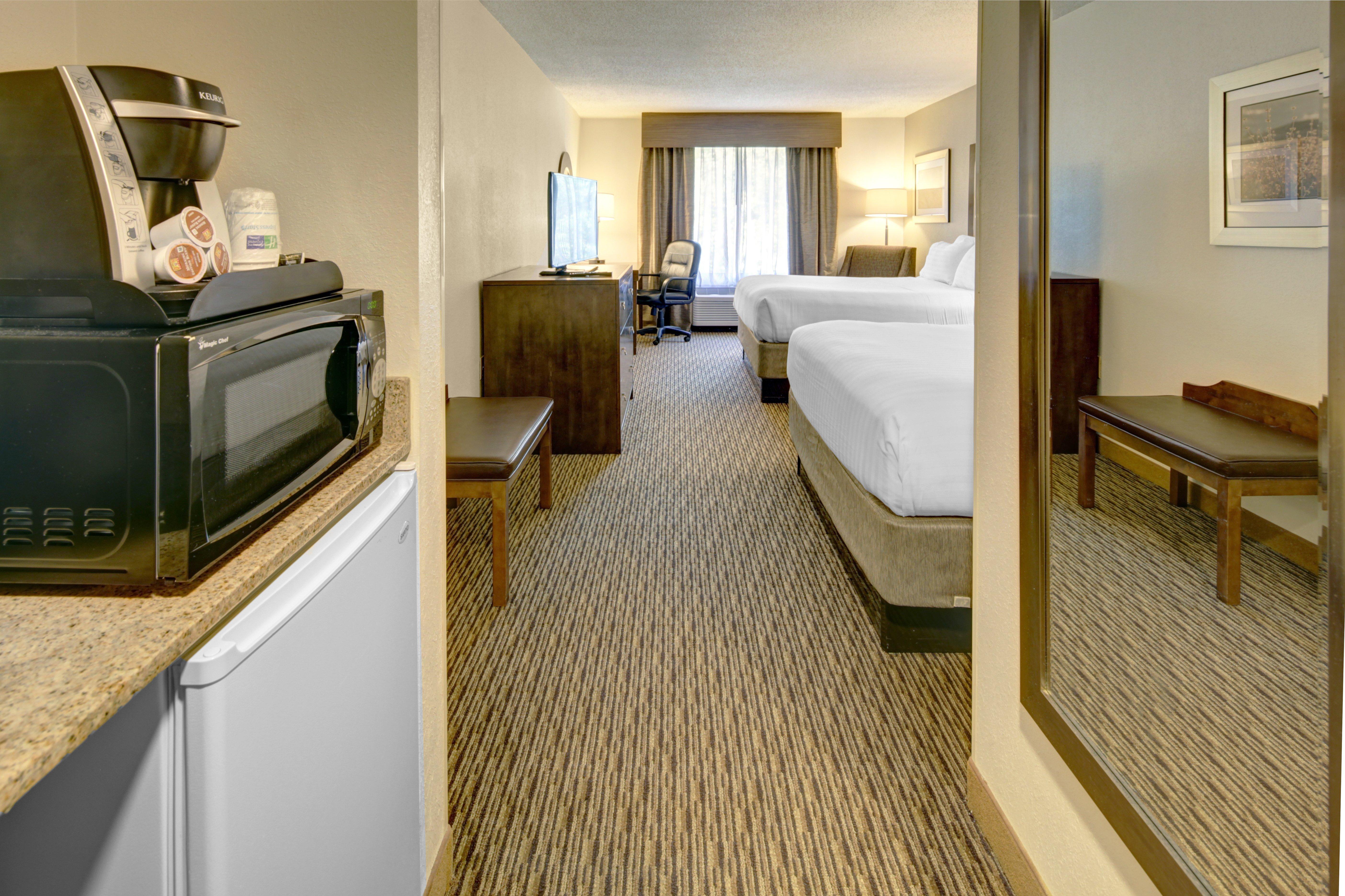 Holiday Inn Express Hotel & Suites Emporia By Ihg Exteriör bild